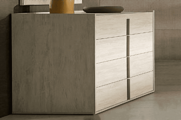 Frase con nombre del producto: Moderna "Cómoda Tori" de madera con cuatro cajones y un compartimento lateral en un interior minimalista.